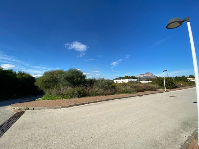 Plot with beautiful open views in Javea 