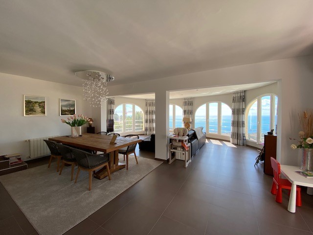 Spacious villa with fantastic sea views in Altea 
