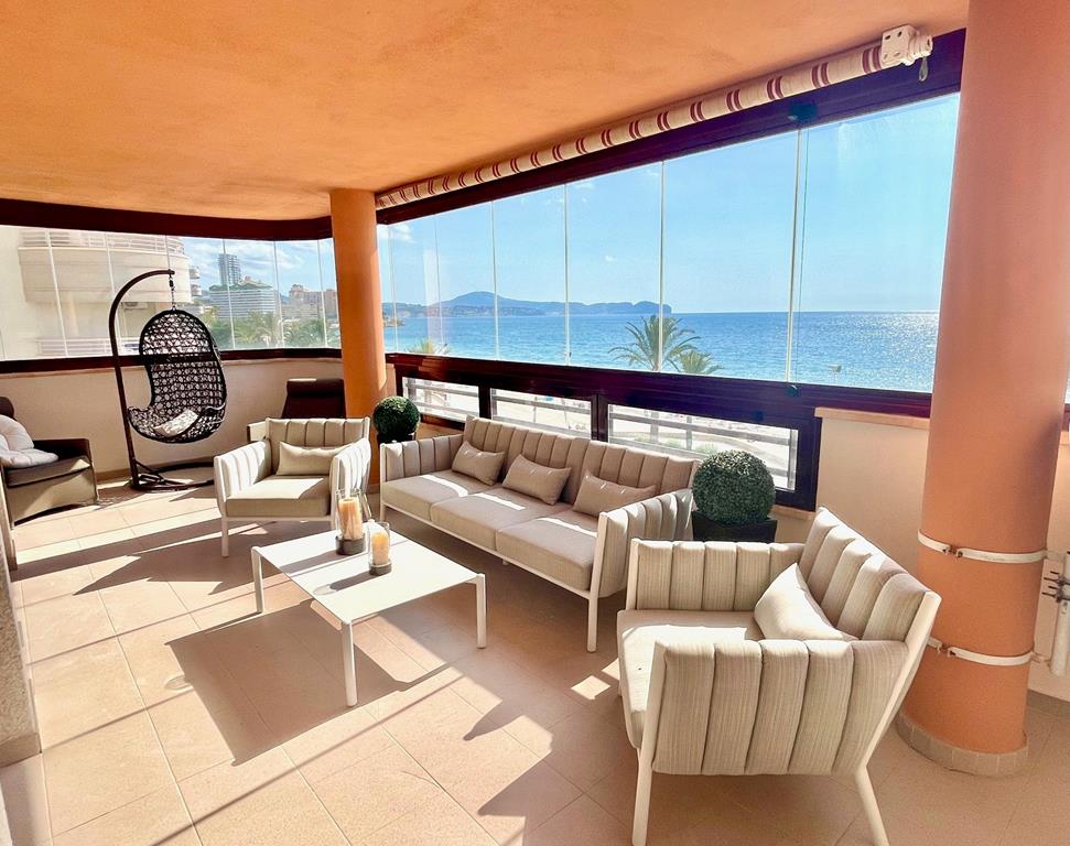 First line apartment with fantastic sea views in Calpe