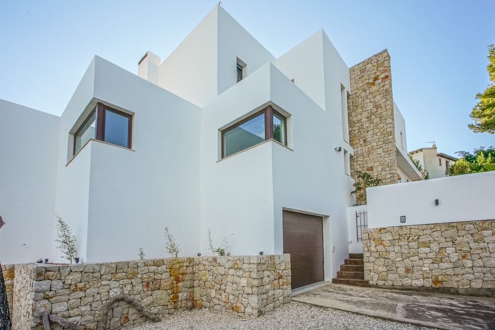 Beautiful modern villa with sea views in Moraira