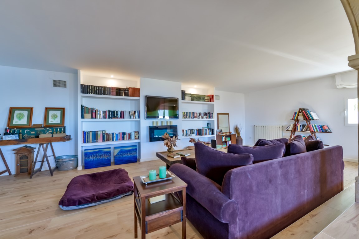 Beautiful villa with splendid panoramic sea views in Altea