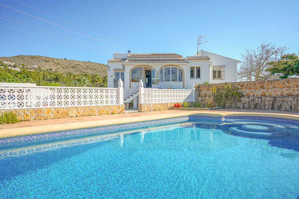 Traditional villa close to the town center of Jávea 