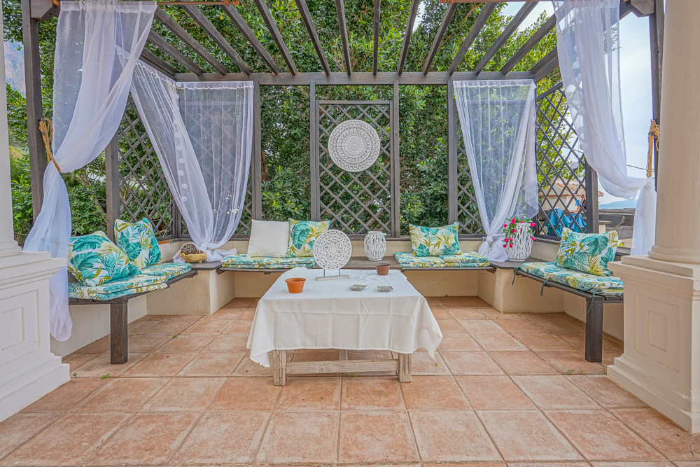 6 bed traditional villa with panoramic views in Javea