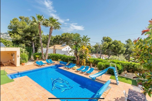 Great oportunity. Large holiday villa in Moraira.