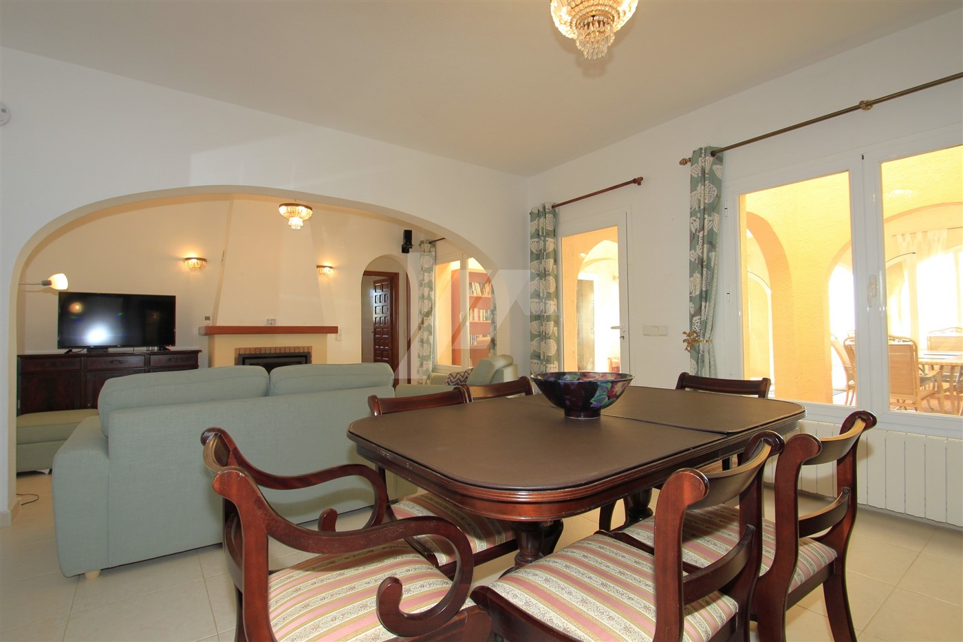 Well maintained villa with sea views in Benitachell
Bi P