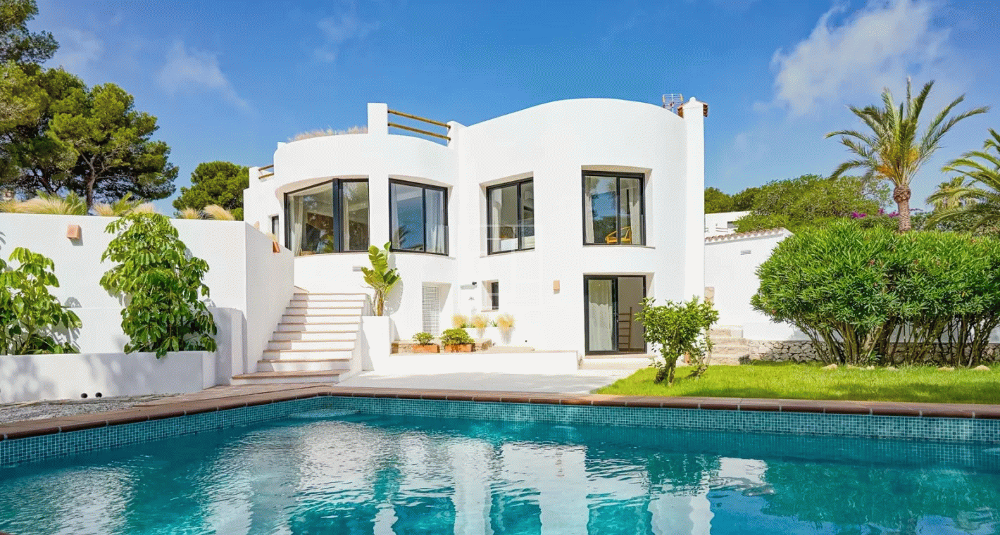SPLENDID VILLA WITH BEAUTIFUL SEA VIEW IN JAVEA
bp
