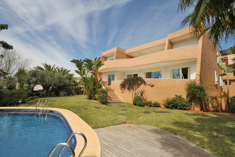 Designer villa with panoramic views in Javea